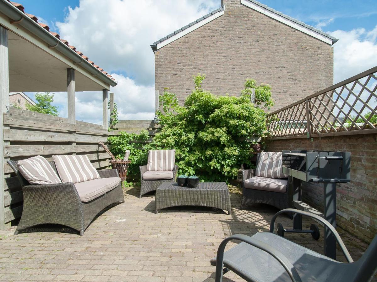 Holiday Home With Covered Terrace Groet Exterior photo